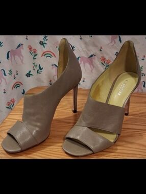 EUC Y2K Coach Manhattan Slate Grey Boho Preppy Neutral Strappy Heel Shoe SZ 6B